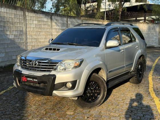 TOYOTA HILUX SW4 3.0 SRV 4X4 16V TURBO INTERCOOLER DIESEL 4P AUTOMÁTICO TOYOTA HILUX SW4 3.0 SRV 4X4 16V TURBO INTERCOOLER DIESEL 4P AUTOMÁTICO
